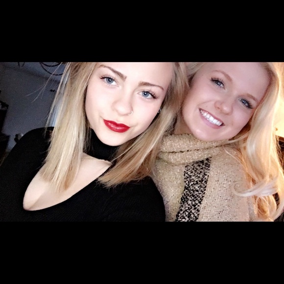 Meet your Posher, Cora - Picture 1 of 1